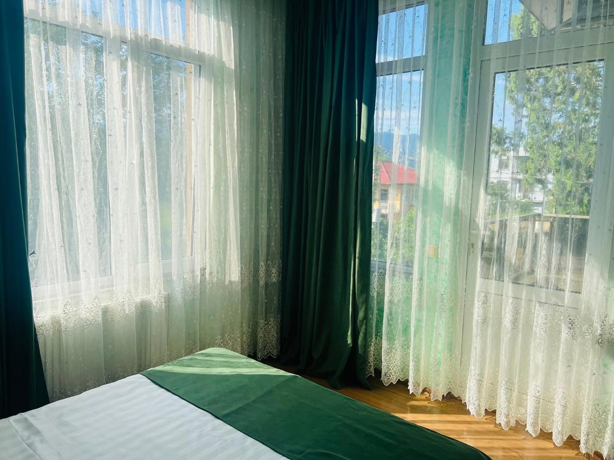 Apartments Nita Batumi Zewnętrze zdjęcie